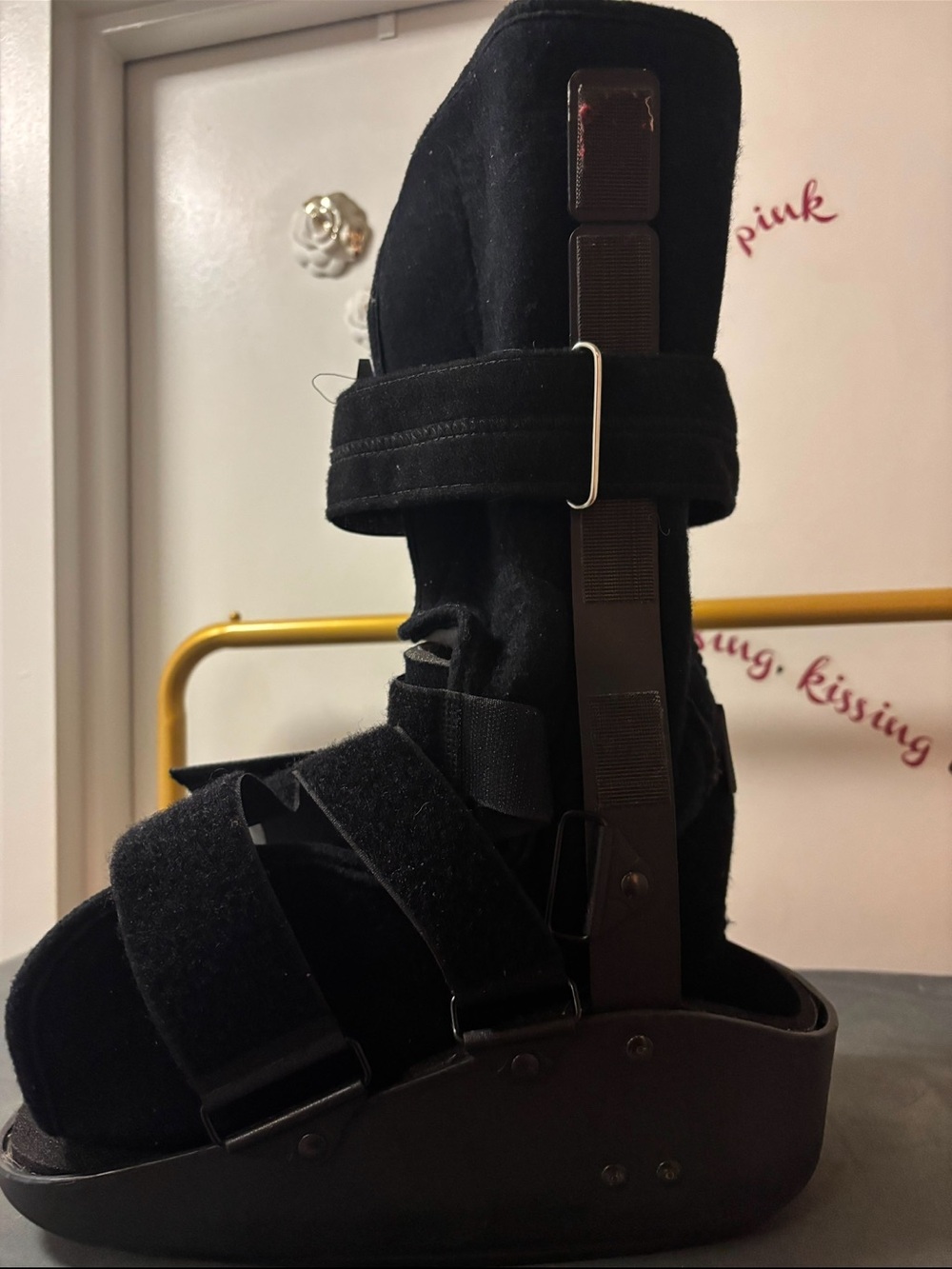 DonJoy MaxTrax Walker Boot • Size Large